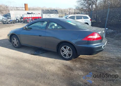 2005 Honda Accord 2.4 Ex z USA, uszkodzony, nr VIN 1HGCM72655A006844